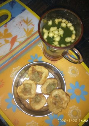 A picture of Pani puri.