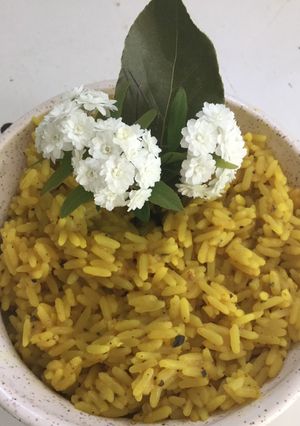 Una foto de Arroz con Cúrcuma y un Toque más a Mi Manera 💙💛