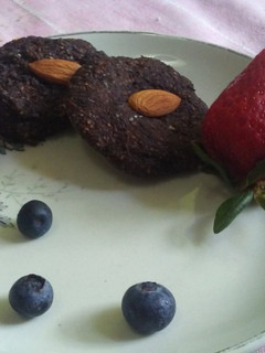 Una foto de Galletitas saludables con harina de algarroba y coco, sin azúcar