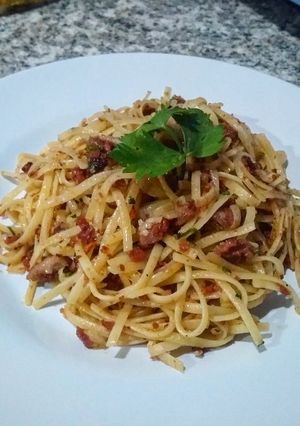 Foto resep Fettuccine aglio e olio with cornet