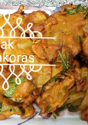 A picture of Palak ke pakoray.