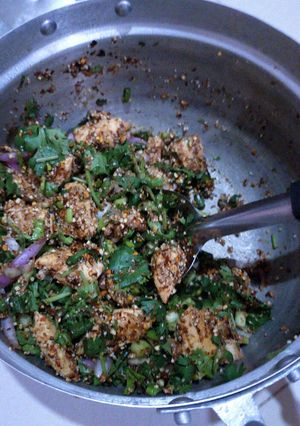 รูปของ ลาบไก่