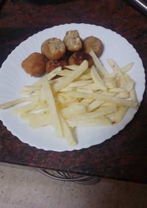 Una foto de Croquetas de atún, espinacas y palitos de cangrejo