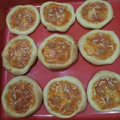 Mini pizza রেসিপির প্রধান ছবি