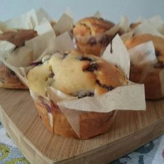 A picture of Bluechocberrychip Muffins.