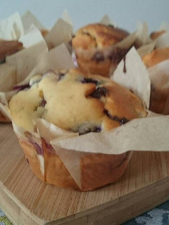A picture of Bluechocberrychip Muffins.