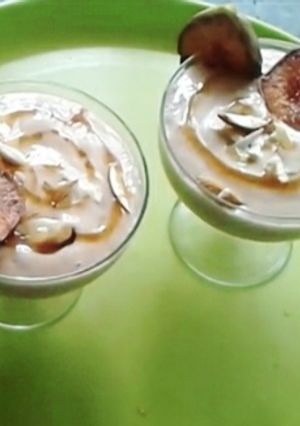 अंजीर हनी स्मूदी (Anjeer honey smoothie recipe in hindi) रेसिपी मुख्य फोटो