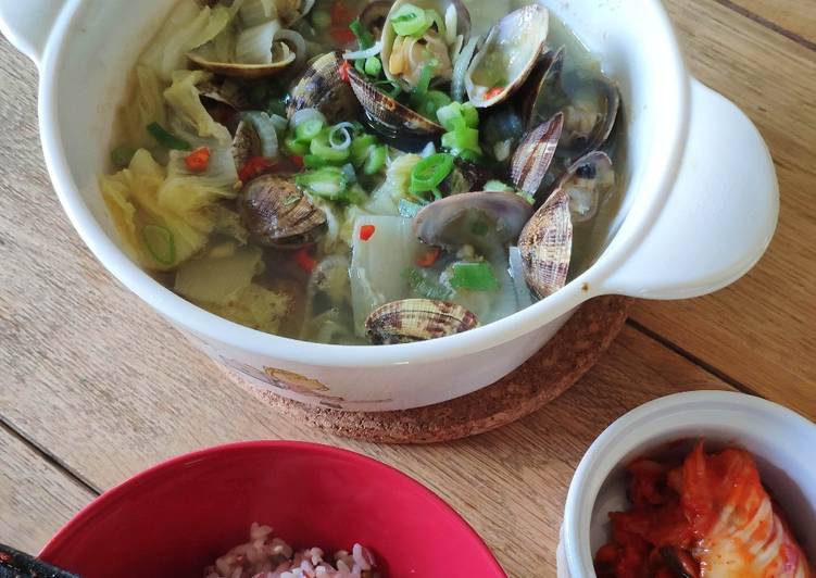 Steps to Prepare Award-winning Clam Stew