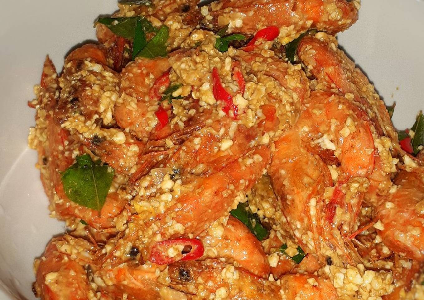 Udang Saos Telur Asin / Udang Salted Egg (Pakai Telur Asin Utuh)