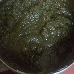 A picture of Coriander khatti meethi chutney.