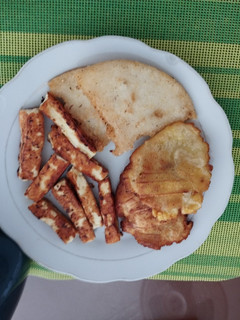Una foto de Barritas de queso asado