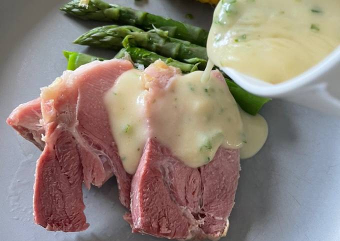 How to Prepare Ultimate Parsley Sauce for Gammon