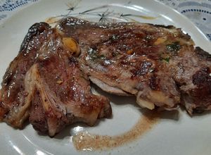 Una foto de Bife con manteca saborizada