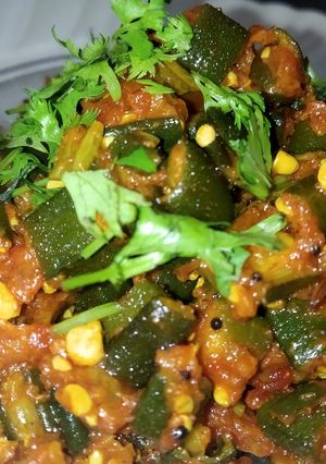 ભીંડા નું શાક (Bhinda nu shak recipe in gujrati) રેસીપી મુખ્ય ફોટો