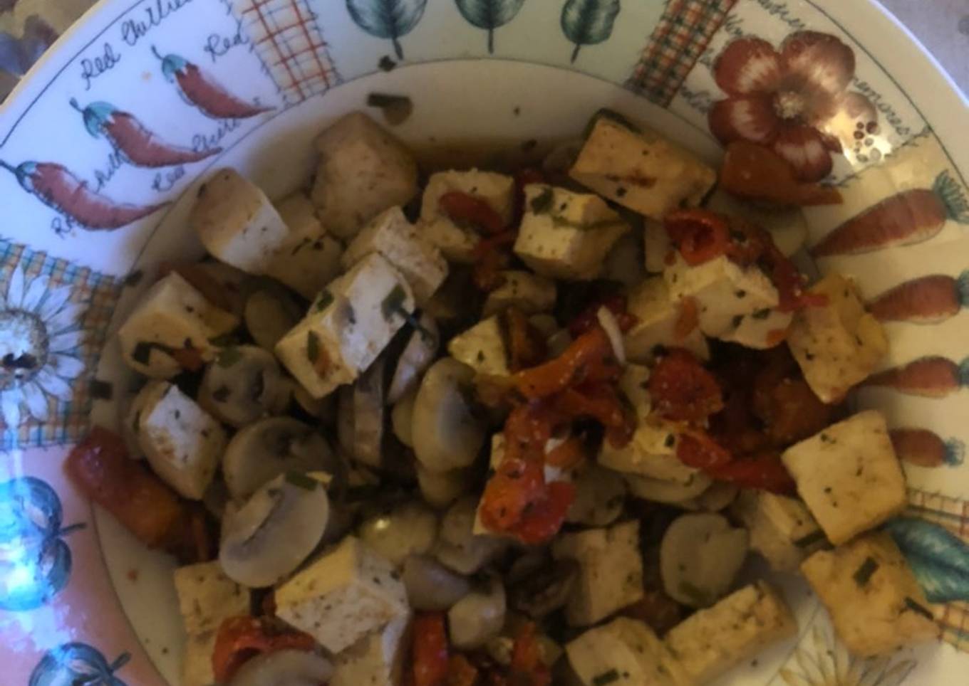 Tofu con champiñones y pimientos