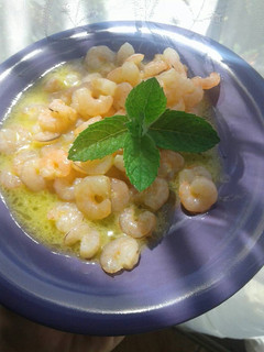 Una foto de Camarones a la mantequilla. (receta súper fácil y rápida)