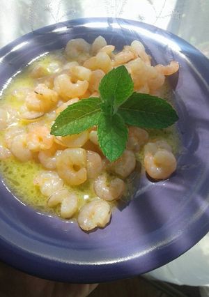 Una foto de Camarones a la mantequilla. (receta súper fácil y rápida)