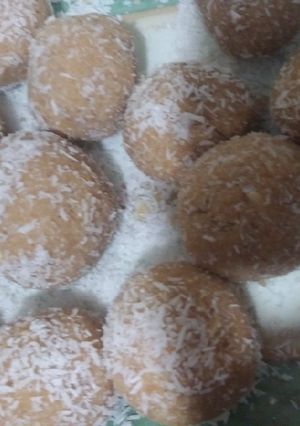 Una foto de Cocadas de avena y dátiles