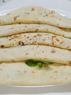 صورة لوصفة مناقيش بدون خميرة فورية