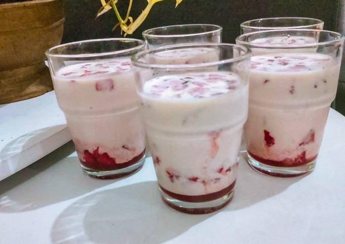 Langkah Mudah untuk Menyiapkan Korean Strawberry Milk, Lezat