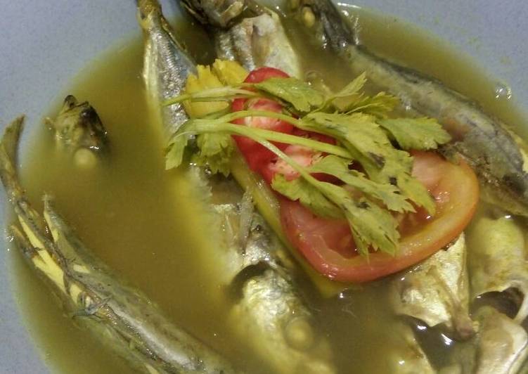 Cara Gampang Menyiapkan Ikan masak kuah kuning yang Bisa Manjain Lidah