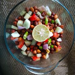 A picture of Chana chat.