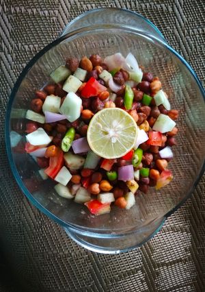 A picture of Chana chat.