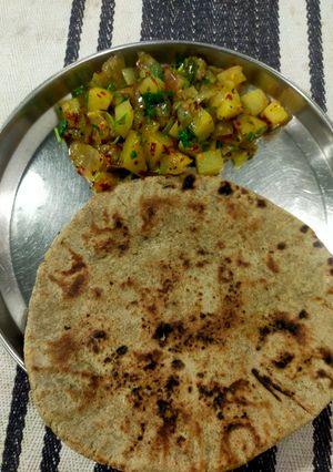 A picture of Onion Potato Subzi.