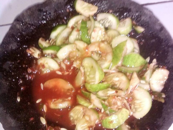 Langkah Gampang Membuat Resep  Rujak timun asam,manis,pedas yang Bikin Ngiler, Lezat