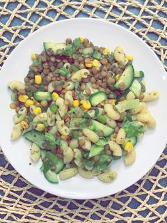 صورة لوصفة سلطة صحية نباتية 🌿🥗
