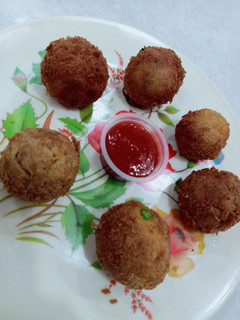 ક્રિસ્પી બ્રેડ વડા (Crispy Bread Vada recipe in Gujarati) રેસીપી મુખ્ય ફોટો