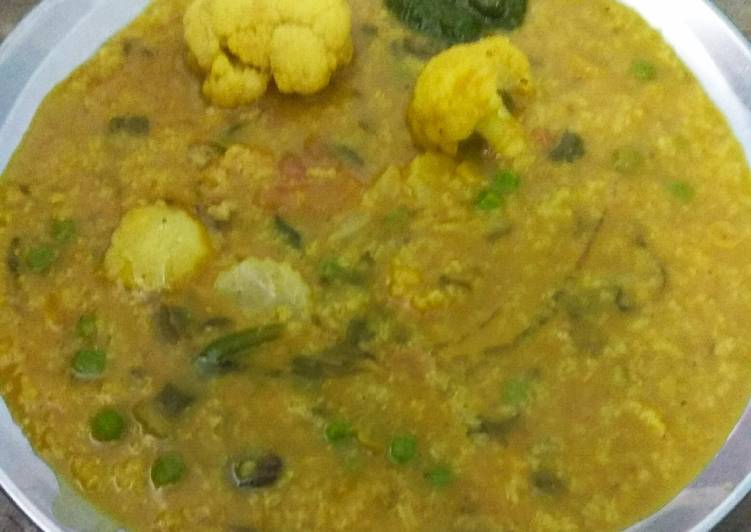 Recipe of Quick Navratan Bhog Khichri