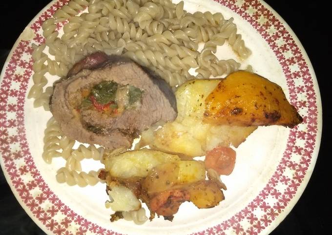 Al hornoTapa de asado rellena 🤤verduras asadas+fideos!#truco Receta de  María Fernanda 👩\u200d🍳- Cookpad