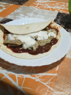 Una foto de Burrito de kebab casero de pollo
