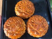 A picture of bánh trung thu sen