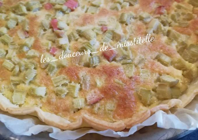 Tarte à la rhubarbe et à la vanille