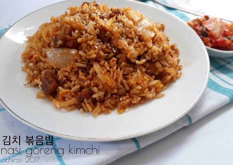 Nasi Goreng Kimchi 김치 볶음밥