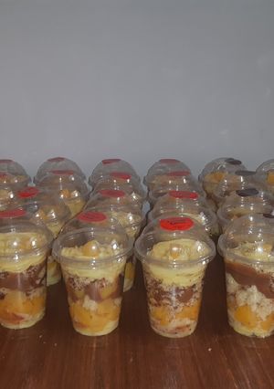 Una foto de Postre, tortas en vaso