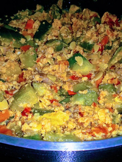 Una foto de Zapallitos Revueltos con Huevo, Tomate, Cebolla y Zanahoria
