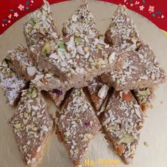 A picture of Healthy Gud Papdi.