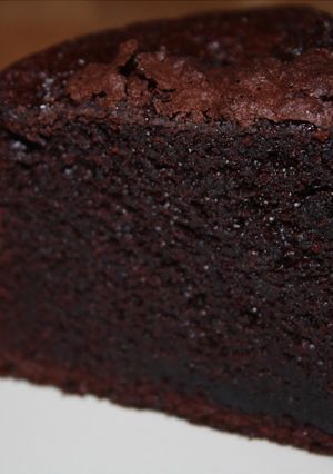 Una foto de Torta húmeda de chocolate