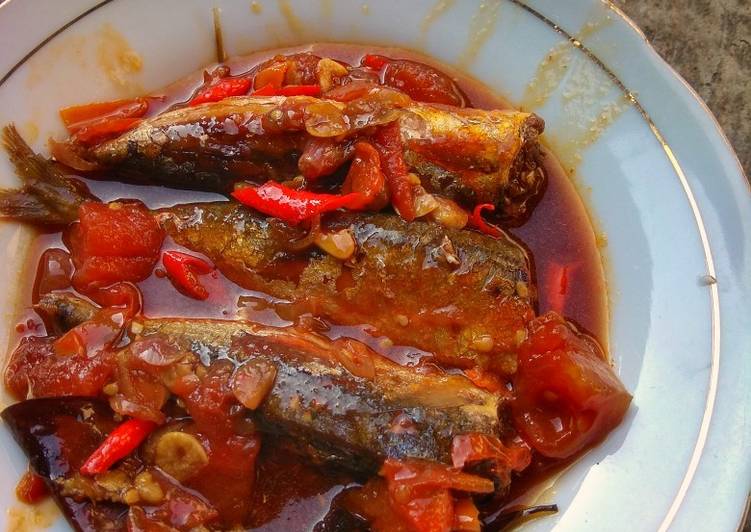 Ikan pindang bumbu sarden