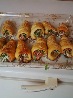 A picture of Bread cones.
