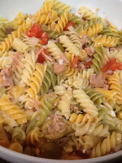 Una foto de Ensalada de pasta con atún
