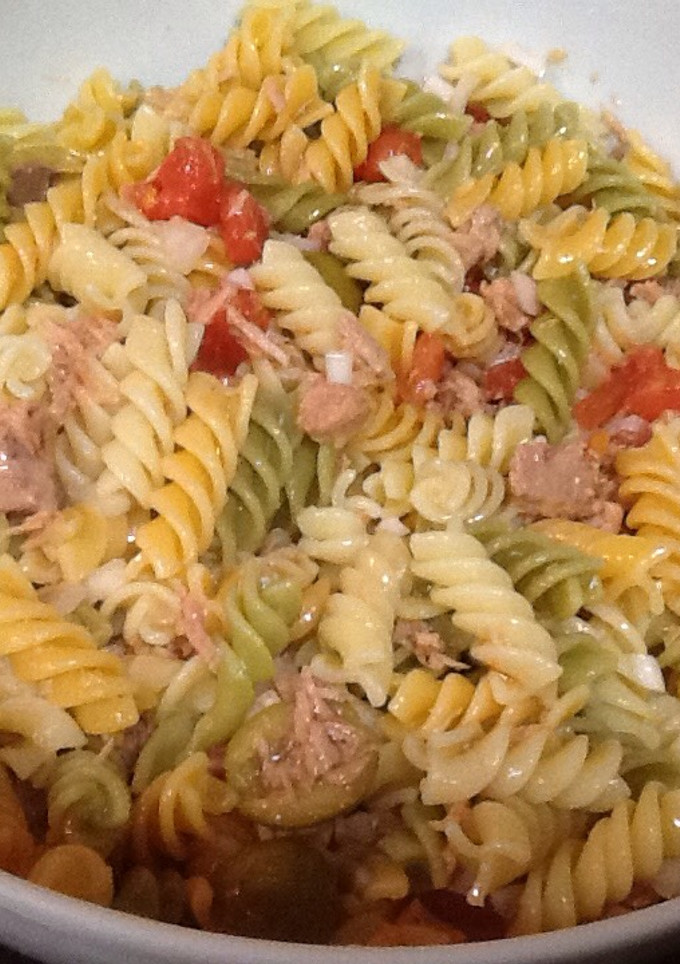 Una foto de Ensalada de pasta con atún