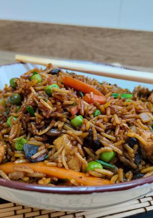 Una foto de Arroz Frito Cantonés con Pollo