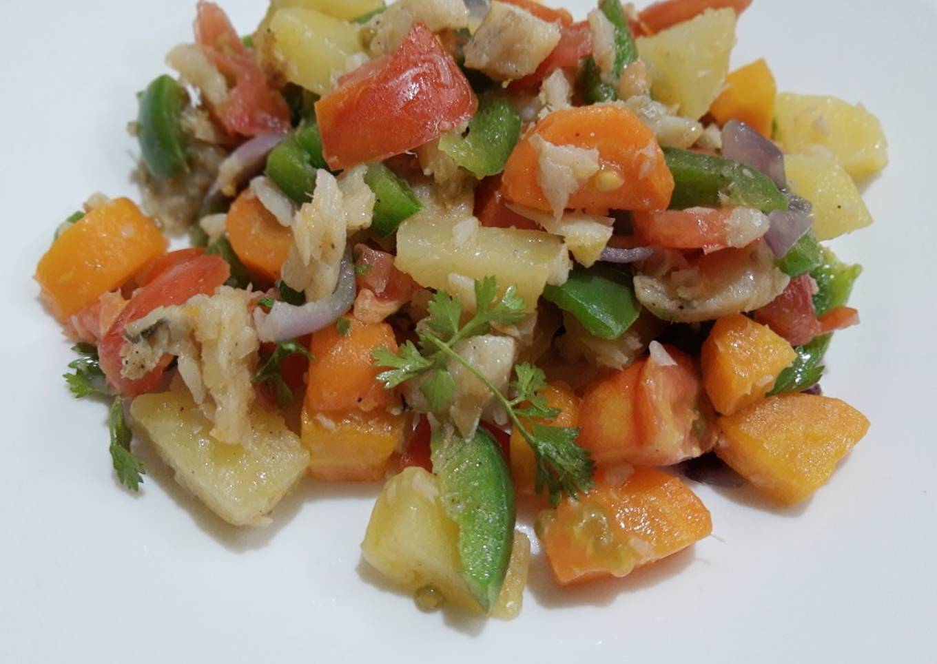 Ensalada de bacalao con papa y zanahoria