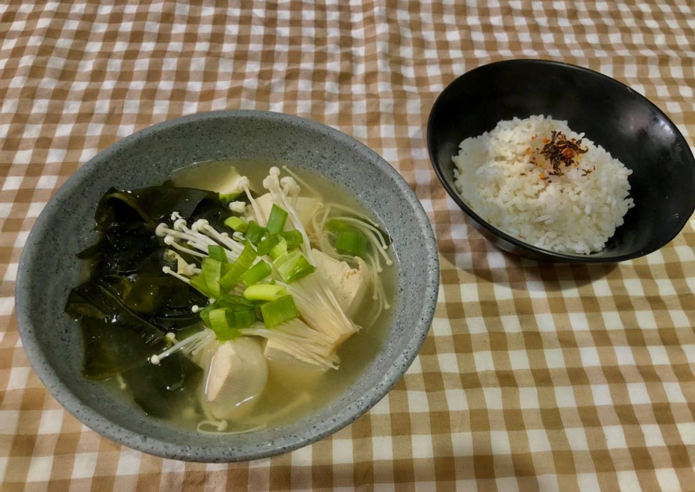Sup Miso Tahu dan Enoki
