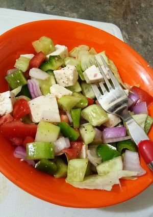 A picture of Greek salad.