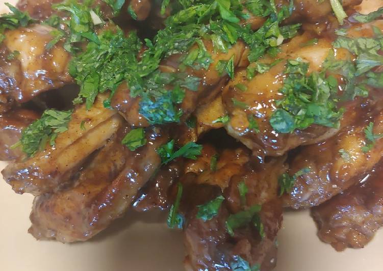 Recipe of Award-winning Honey garlic chicken wings